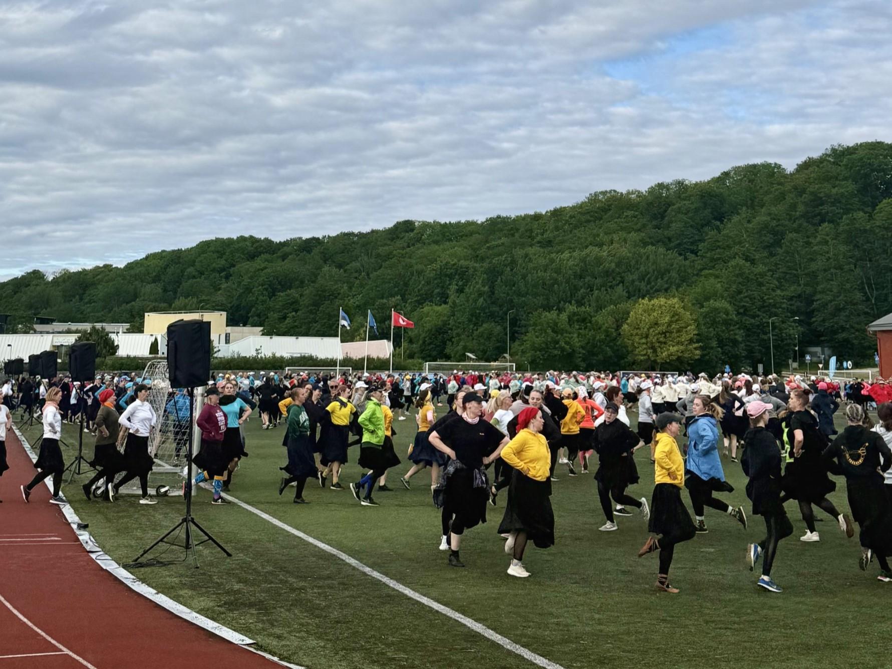 Tantsupidu, Viimsi staadion