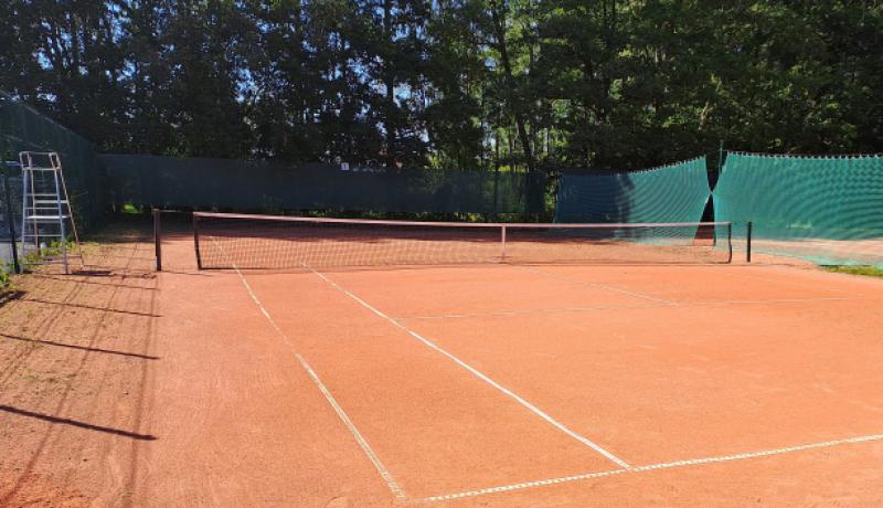 Püünsi kool tenniseväljak